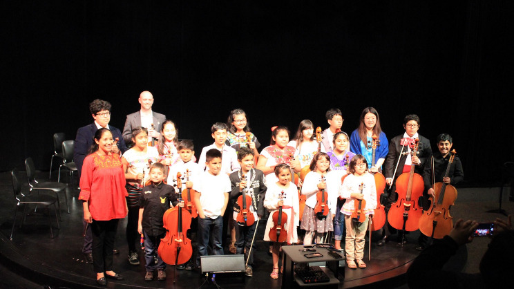 El significado de los cursos musicales para niños latinos e hispanos en Washington