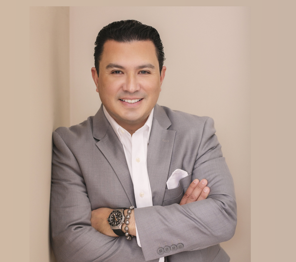 Carlos Caballero crea un centro de ortodoncia y te comparte ideas para ...